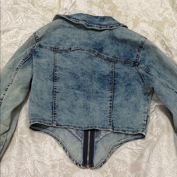 Fashion Nova Distressed Blue Denim Jacket - Picture 4 of 4
